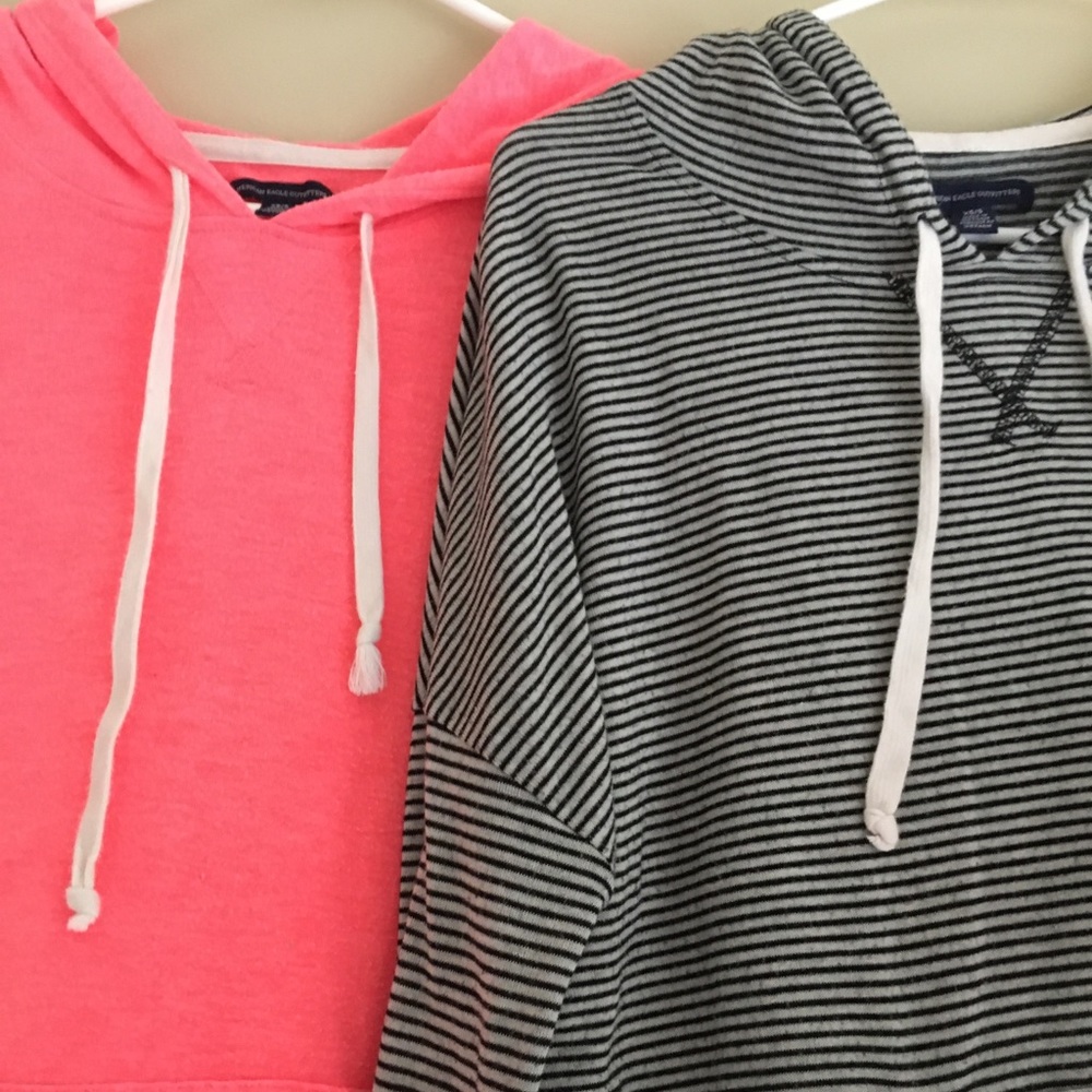 •american eagle pink and black striped hoodies•